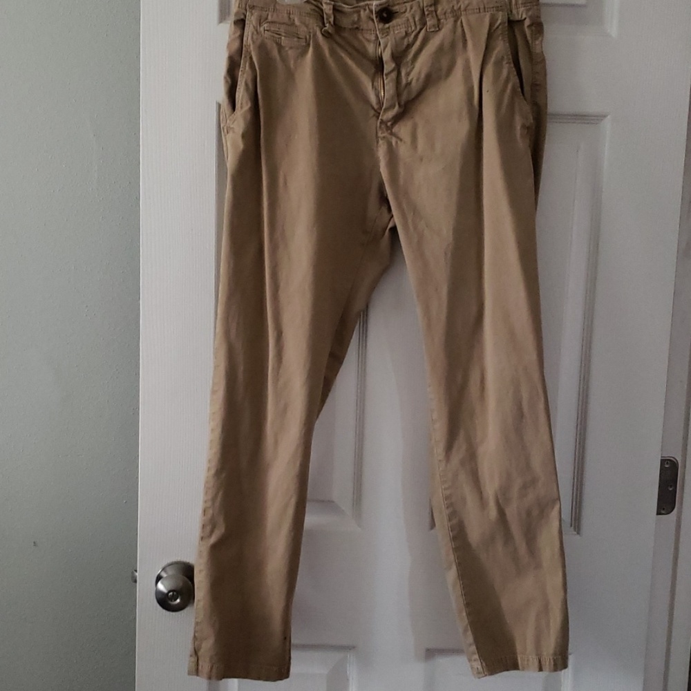 Men's khakis